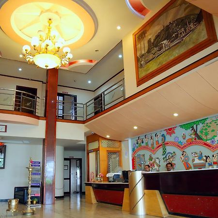 Hotel Vels Court Пални Экстерьер фото