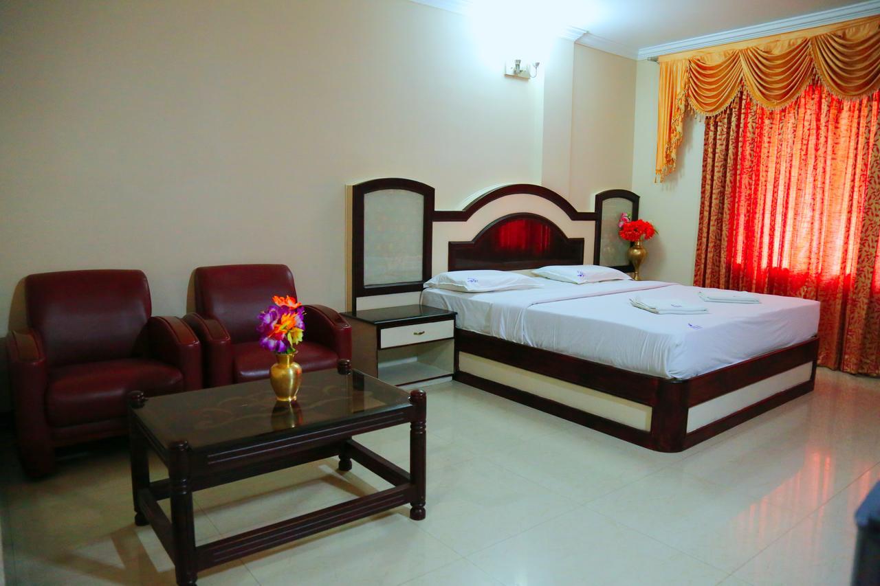 Hotel Vels Court Пални Экстерьер фото