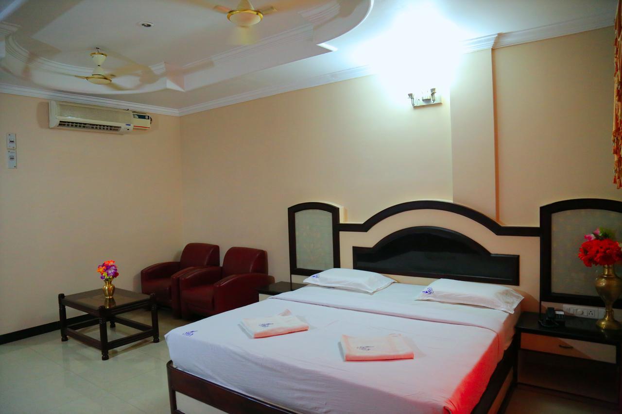 Hotel Vels Court Пални Экстерьер фото